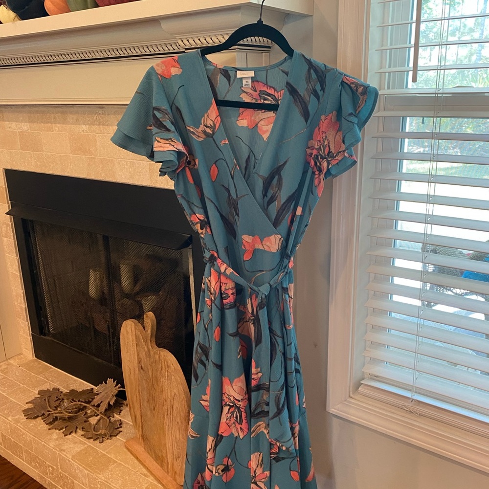 Gorgeous floral wrap dress.